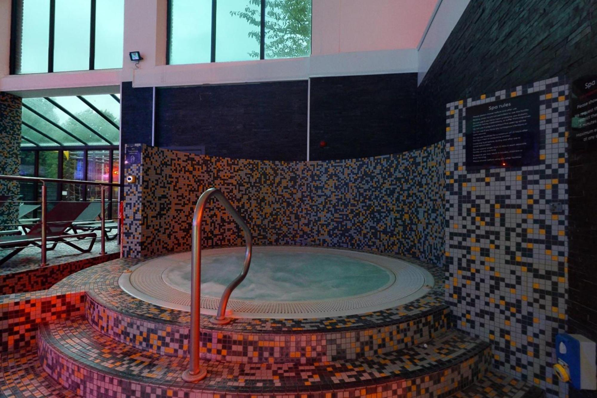 Village Hotel Cardiff Zewnętrze zdjęcie