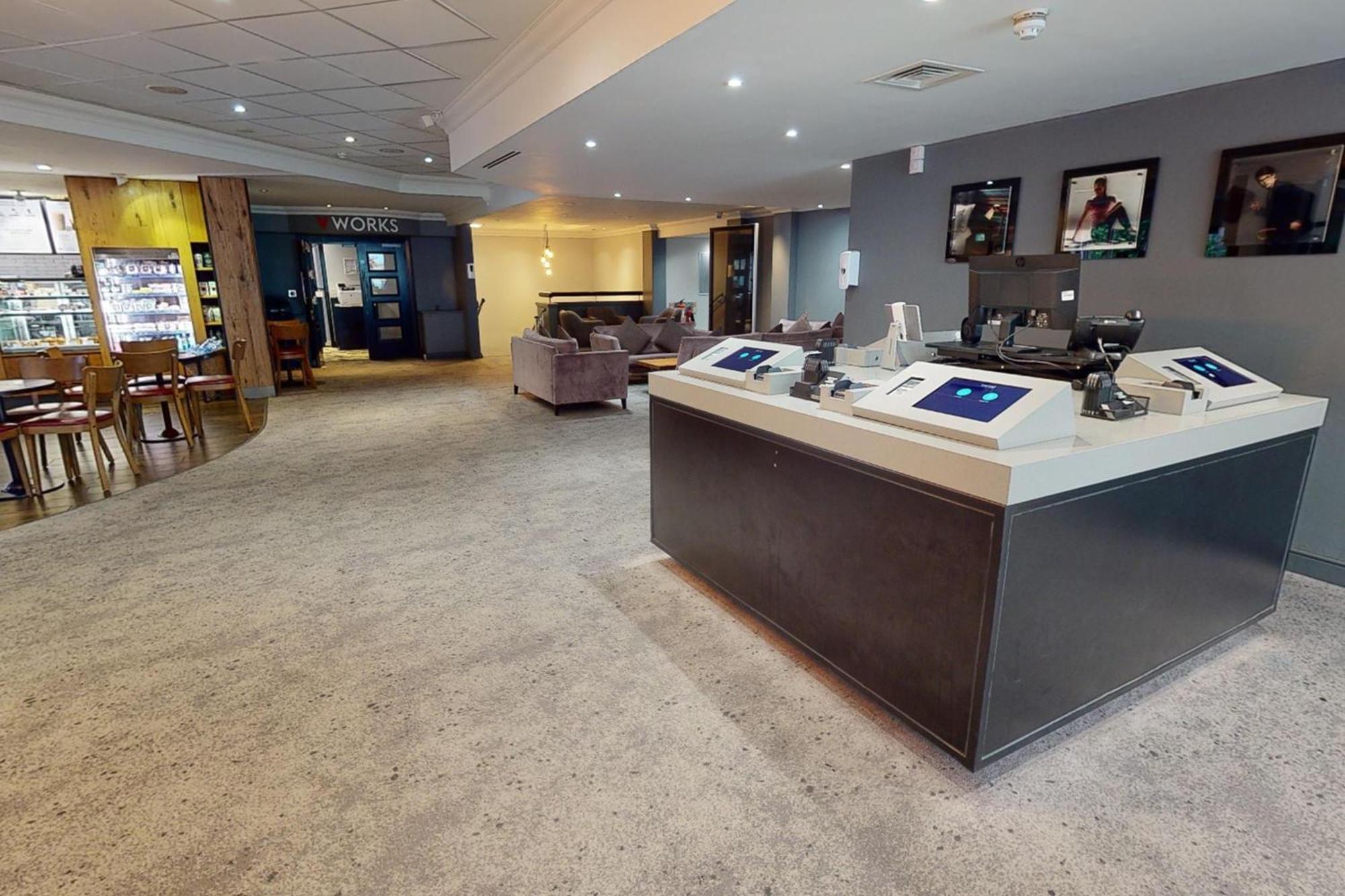 Village Hotel Cardiff Zewnętrze zdjęcie