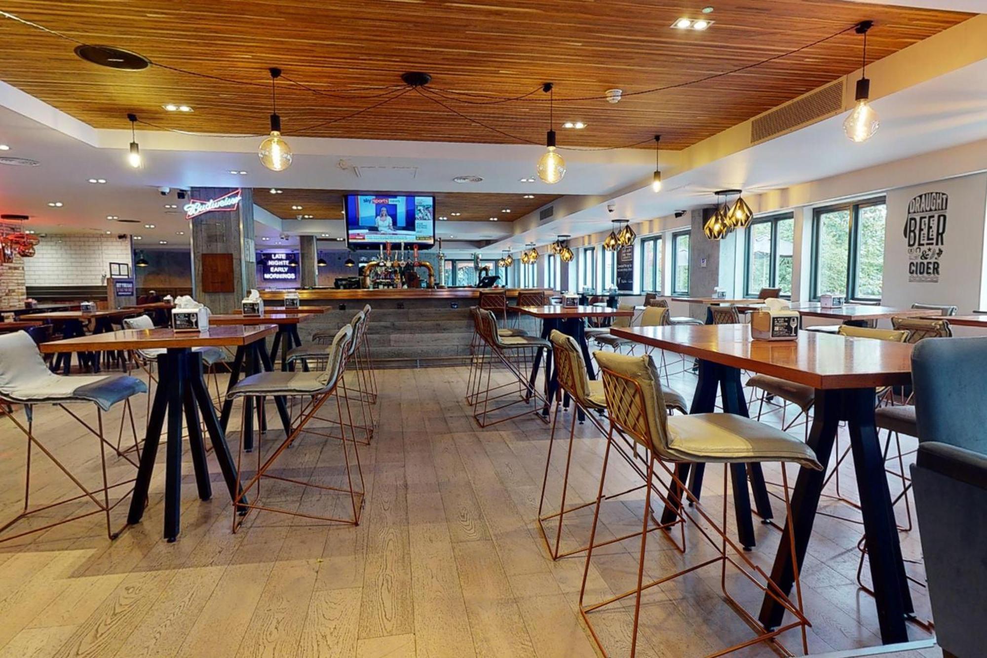 Village Hotel Cardiff Zewnętrze zdjęcie
