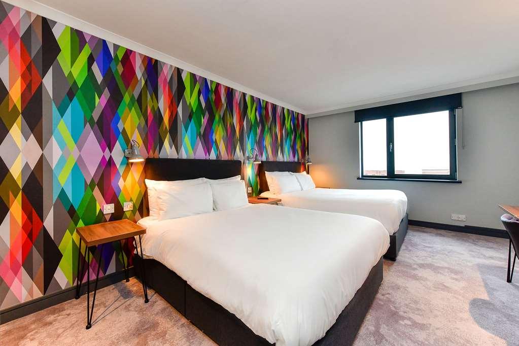 Village Hotel Cardiff Pokój zdjęcie