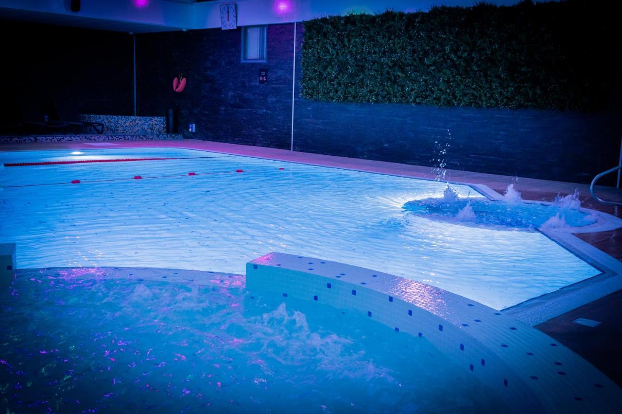 Village Hotel Cardiff Zewnętrze zdjęcie
